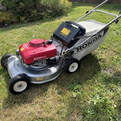 Honda Harmony 215 Lawn Mower 