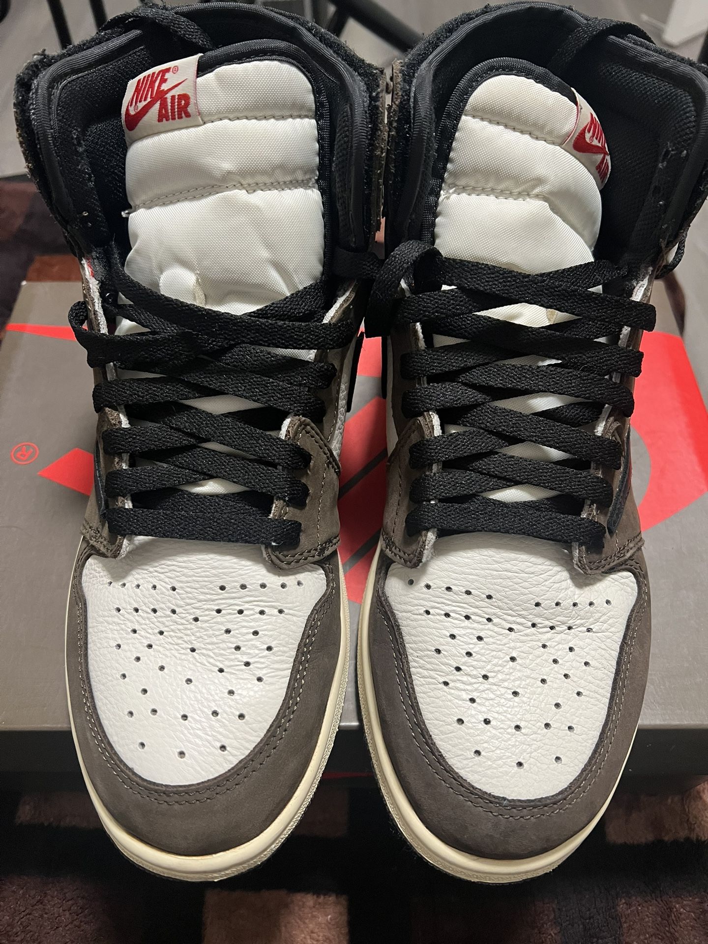 Air Jordan 1 Travis Scott Mocha High (R E P S) size 10.5
