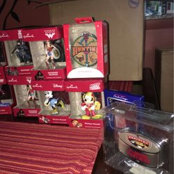 !Assorted Christmas ornaments pick the ones you like