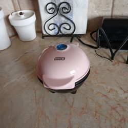 PINK MINI BUNDT CAKE MAKER BY DASH for Sale in Las Cruces