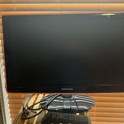 SAMSUNG 23” Business Series Monitor-LCD HDTV  w REMOTE Excellent