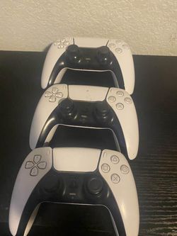 Ps5 with 3 controllers