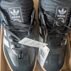 New Adidas Samba XLG Size 10