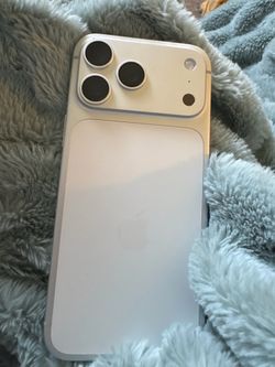 iPhone 17 pro max  used (t mobile)
