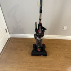 VACUUM CLEANER- EUREKA -12 AMP 