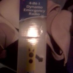 4 In 1 Led Flashlight Radio USB Charger An 3@ 1 Mini Folding  Shovel