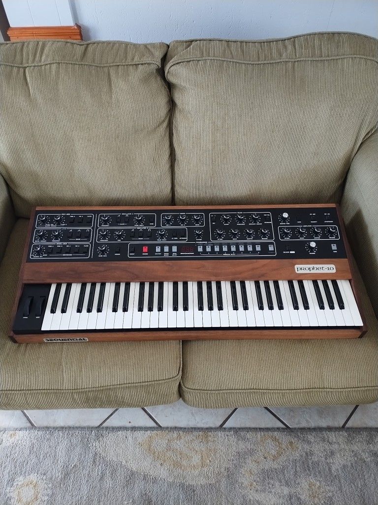 Sequential Prophet 10 Rev 4 With Manual & Powerchord