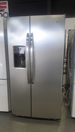 GE Side-by-Side Stainless Steel Refrigerator Fridge
