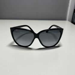 Gucci Sunglasses Women W/Case