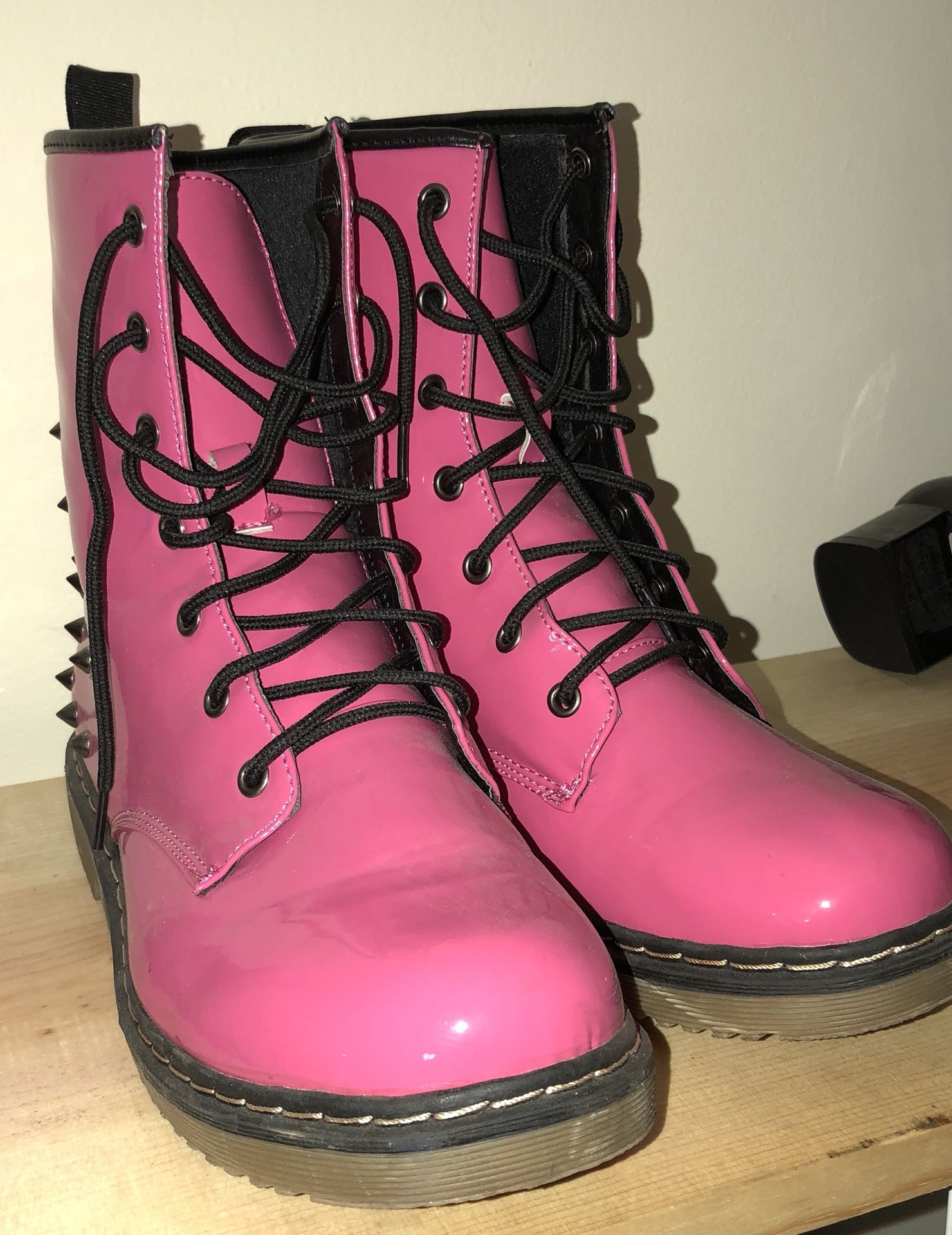 Size 11M Neon pink combat boots