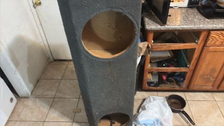 Speaker box for 12