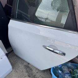 2018 Nissan Sentra driver side rear door