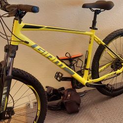 Mens Large Size Talon 3 Mountain Bike by Giant