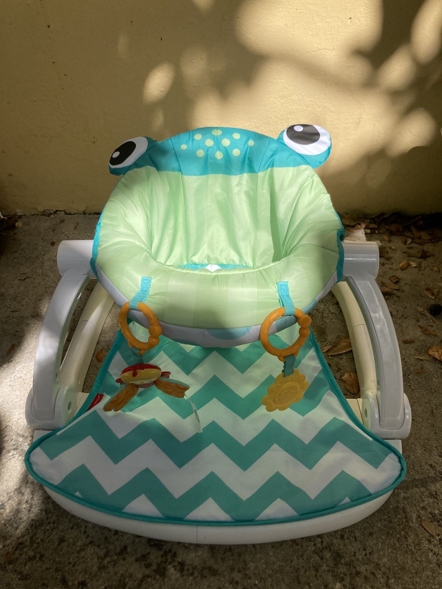 Fisher Price Portable Baby Chair Frog Green