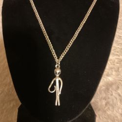 Silver Necklace With Alien 👽 Pendant 