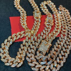 Rare Red Rose 18 Inch And 26 Inch Combination Two Piece Set