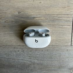 Beats Studio Buds