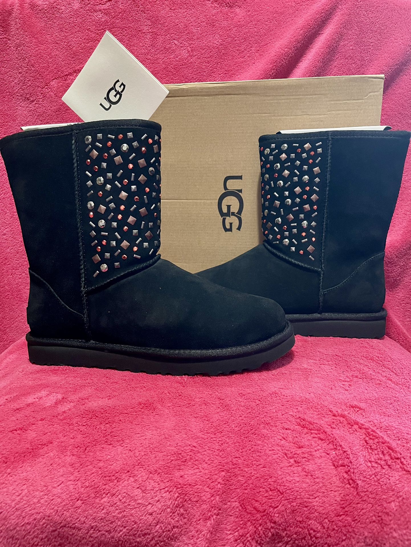 New Ugg Woman’s Size 10 Classic Short ll Black