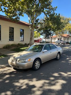 1999 Toyota Camry LE