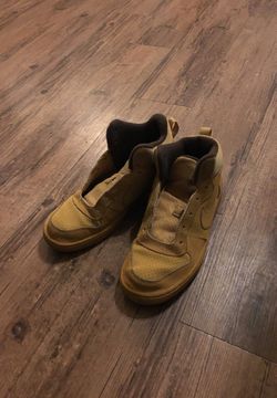 Nike mid tops