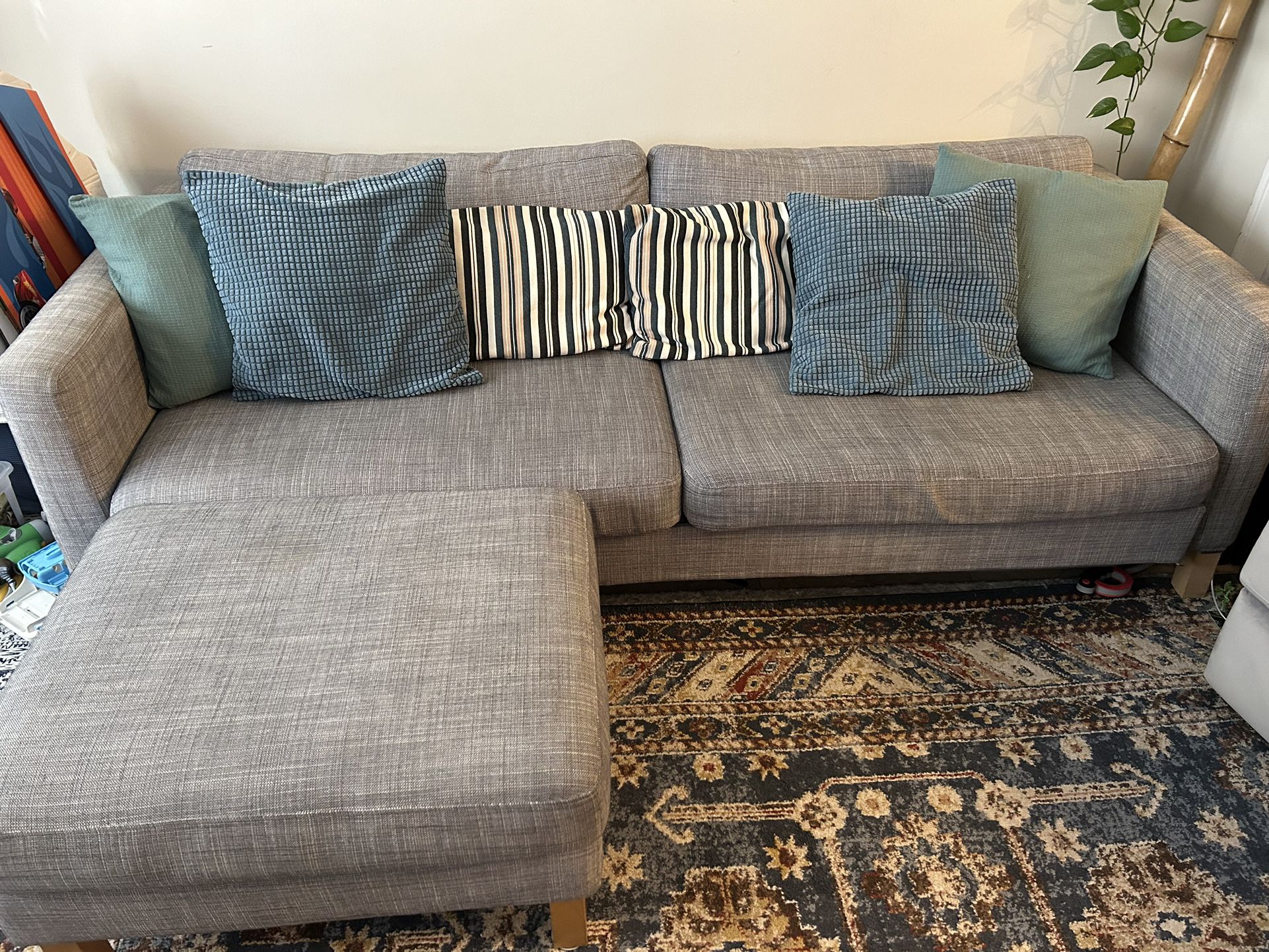 IKEA Sleeper sofa Plus Ottoman