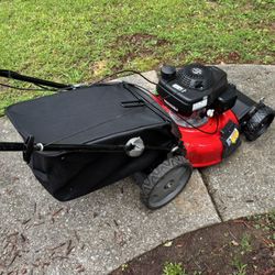 Honda GCV160  Craftsman  Self Propelled Lawn Mower 