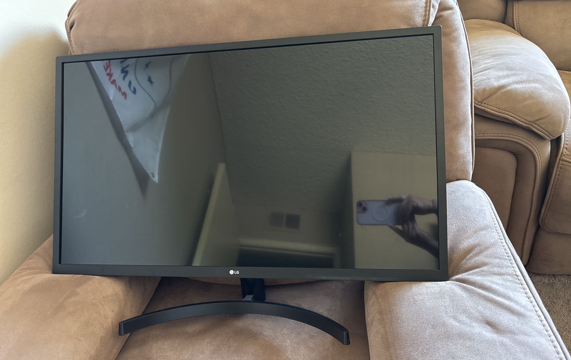 32” LG Computer Monitor