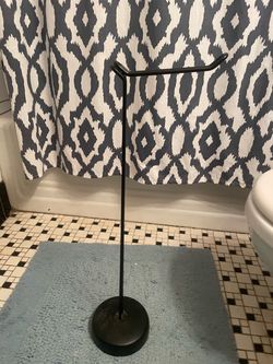 Black Metal Freestanding Towel Bar Stand 2ft