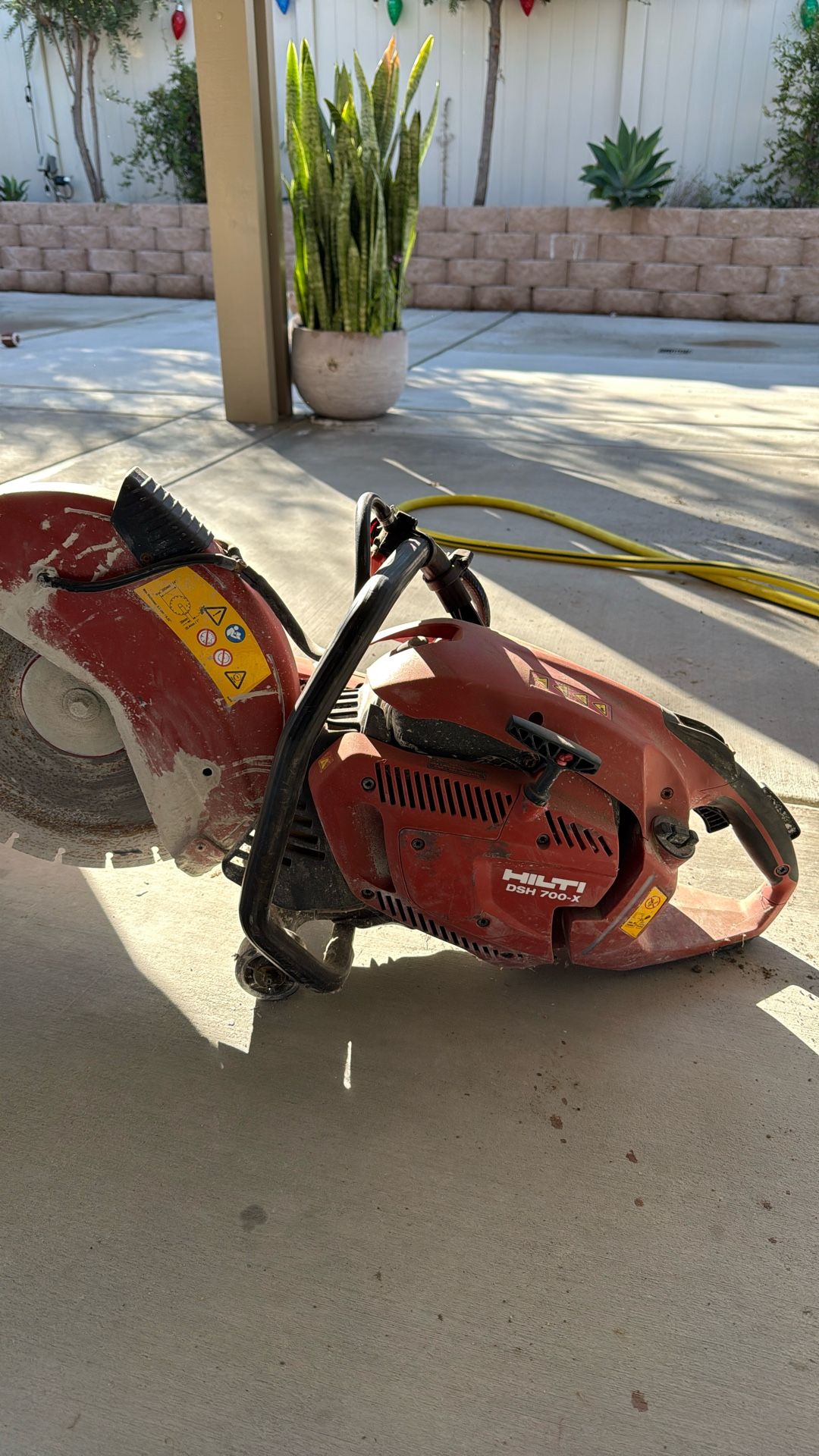 Hilti Demo saw