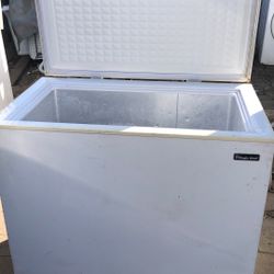 MAGIC CHEF Freezer Very Cold 