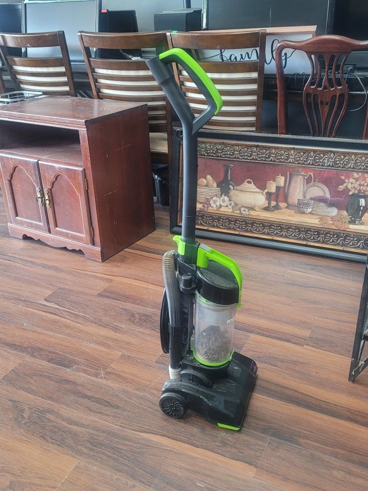 Bissell Vacuum Cleaner 