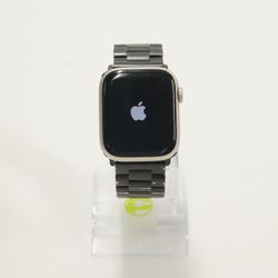 GPS Only Apple Watch Series 9 45MM Starlight Aluminum Black Link Band