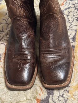 Ariat hybrid rancher boot .