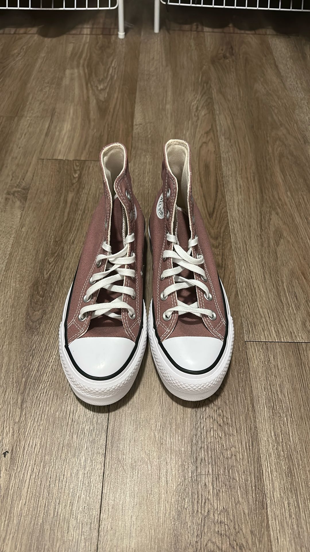 Size 7 Platform pink Converse/ Chuck Taylor