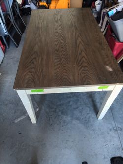 Dinning Table and 4 Chair