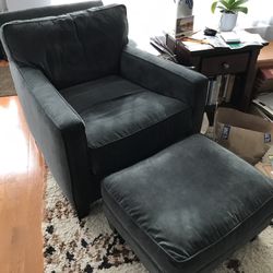 Comfortable Easy Chair With Otoman 