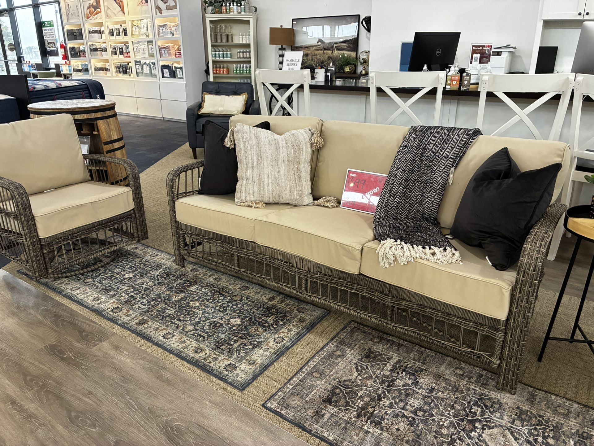 Sofa Patio And Chair That Swivels