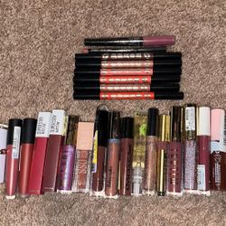 Huge Lip Makeup Bundle
