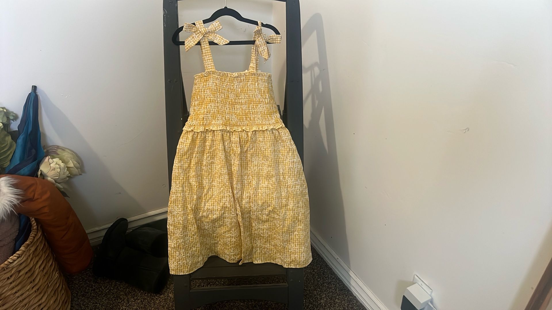 Girl Summer Yellow Dress With White Flowers Size 16