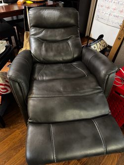 Power Rocker Recliner with battery