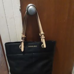 Michael Kors Bedford Medium Shoulder Tote