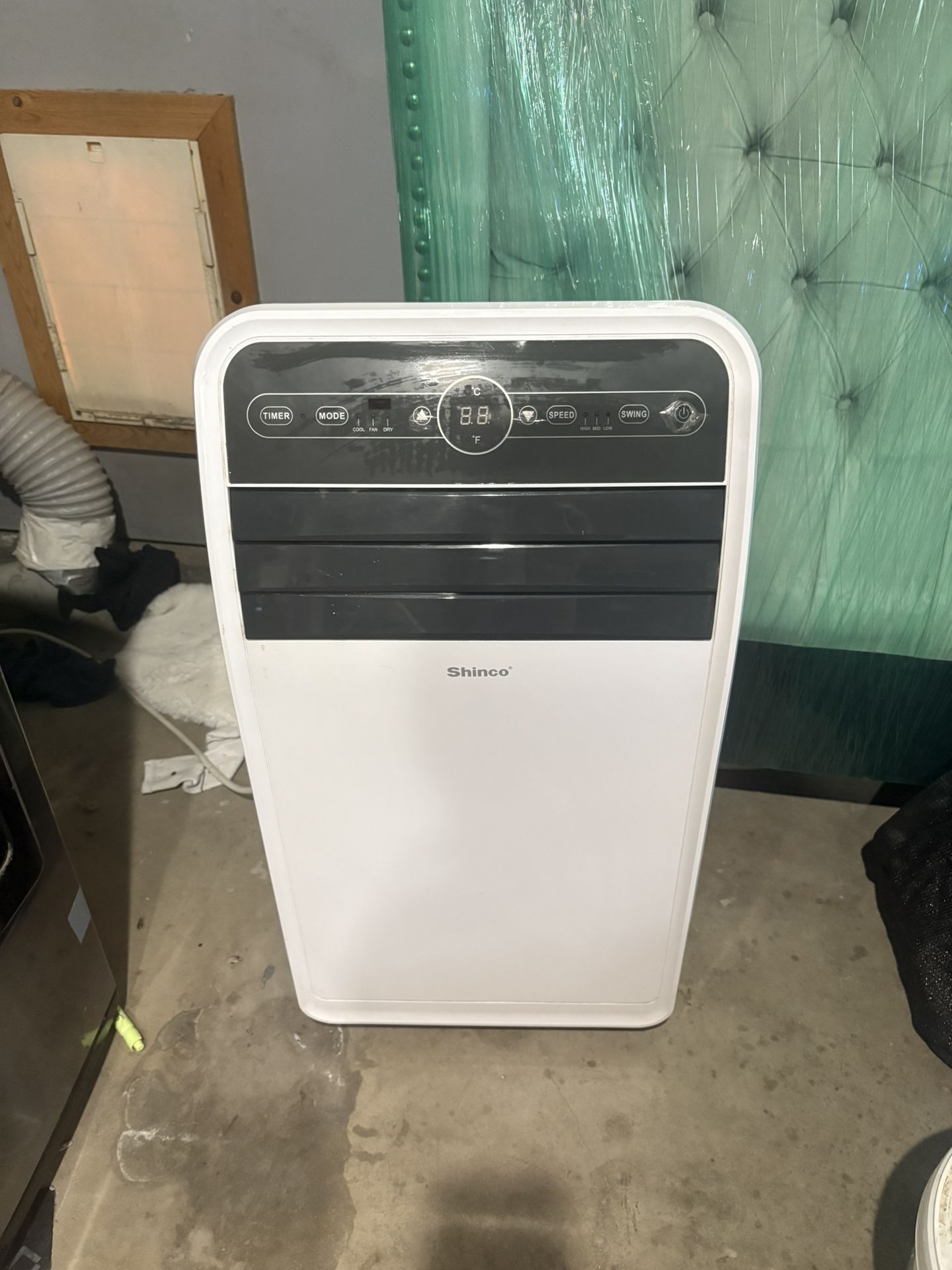 WINDOW AC UNIT