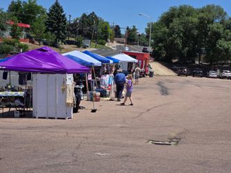 Food & Shopping what more could you ask for on a Saturday afternoon? Here til 6 pm! 2727 Palmer Park Blvd.