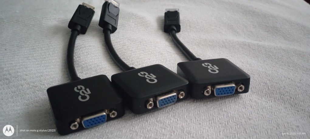 Display Port to VGA Adapters