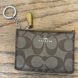 Coach Leather Card Wallet Keychain Wristlet Great Condition Very Clean Material