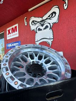 17x9 Wheels and tires 265/70/17