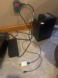 Yozma in 10 battery like new 5miles only comes with charger