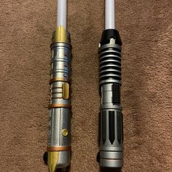 Disney Star Wars Lightsabers With Crystals And Cases