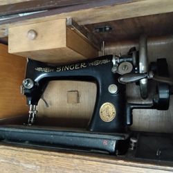 Singer Portable Sewing Maching