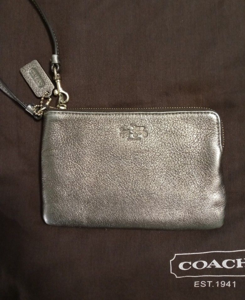 Small Ladies Wristlet Coach